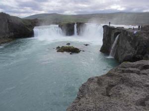 Goðafoss, ett av Islands mest kända vattenfall väster om Mývatn.